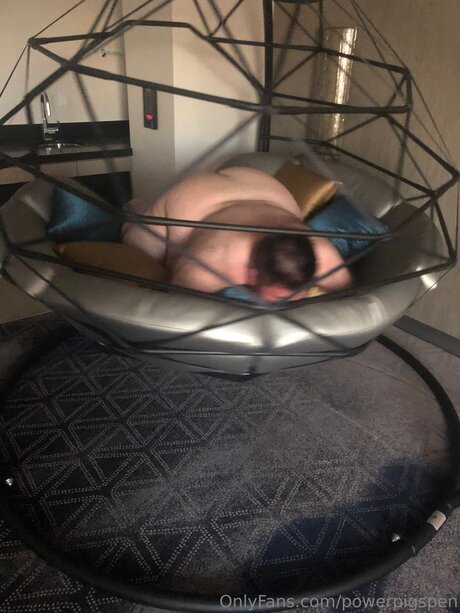 Powerpigspen nacktheit erwachsene fotos