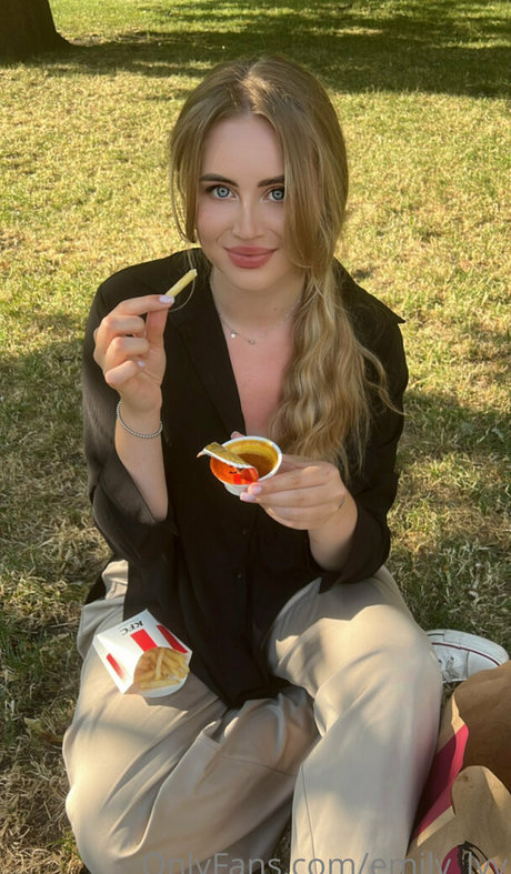 emily lyy exklusive xxx bilder