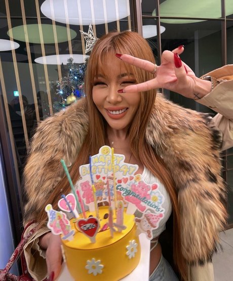 WomenK pop xxx freie bild