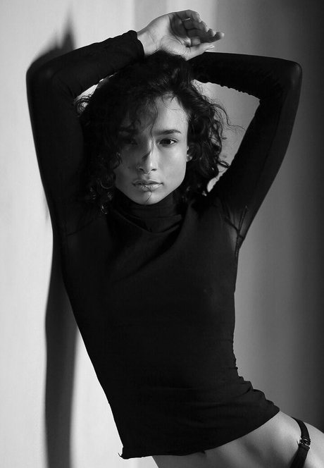 asiatische kleine titten onlyfans nackt erotische fotos