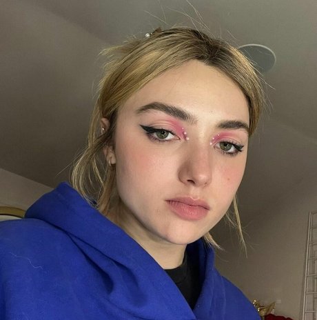 Peyton List model erwachsene bild