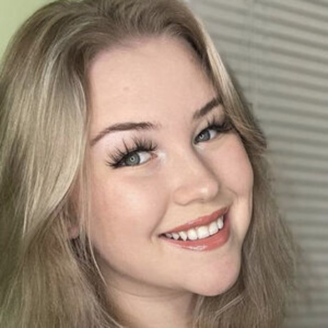 Sadie Freeman top sexy archiv