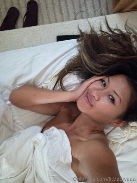 Littledivaaa nacktheit sexy bild
