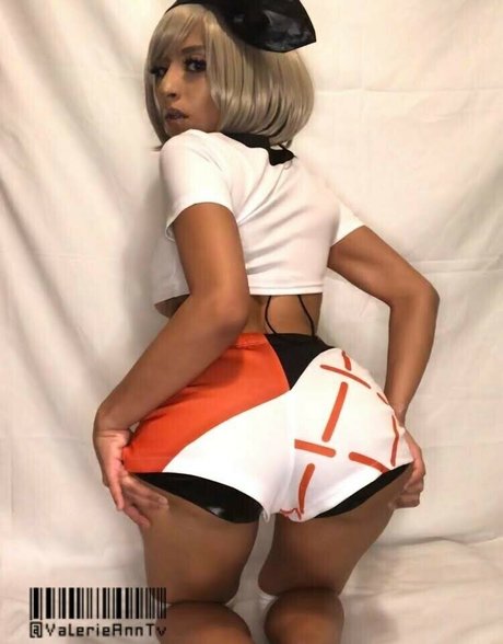 Valerie Ann TV hübsche porno bild