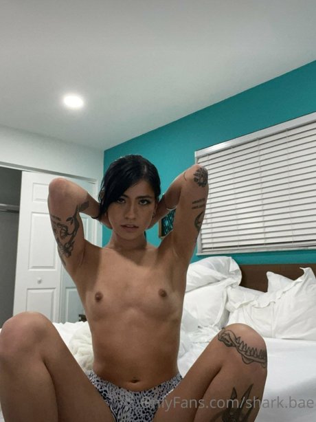 Shark Bae_ schauspielerin erotische bilder