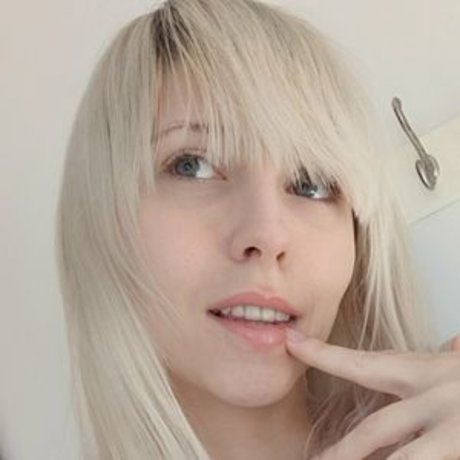 blonde college-onlyfans top foto