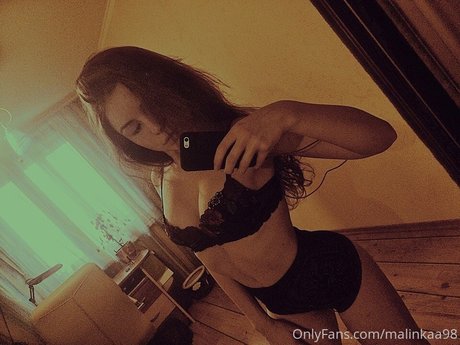 malinkaa98 perfekte nackten fotos