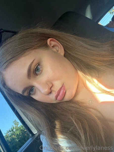Everly Taylor porno kunst foto