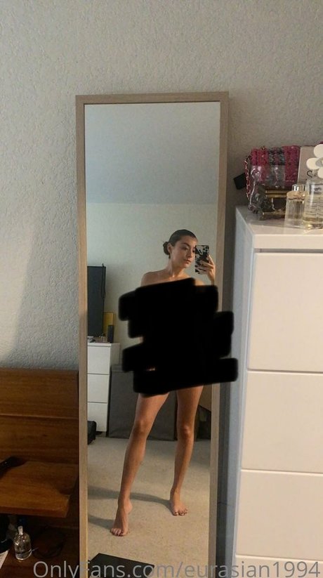 Yana Demeester pornostar akt bilder