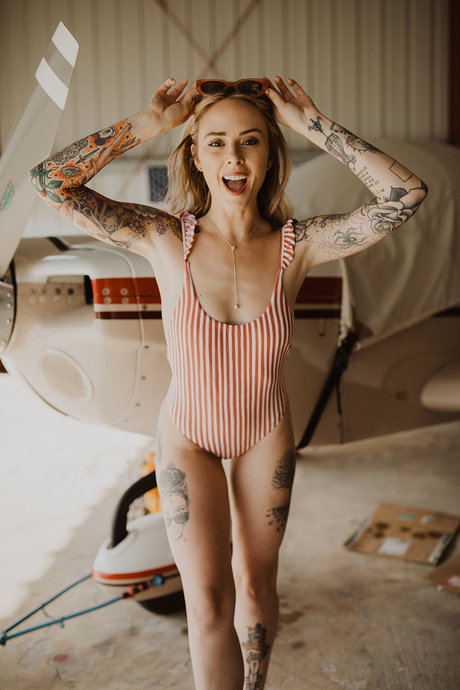 brille nur für fans nackt galerie