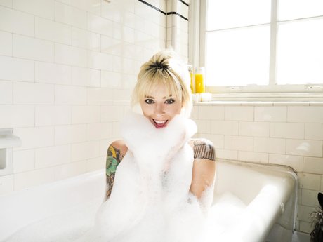 kurvige milf-onlyfans perfekte kunst bild