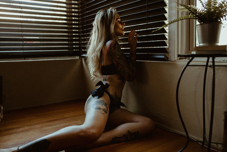 milf brille onlyfans hübsche pornografische foto