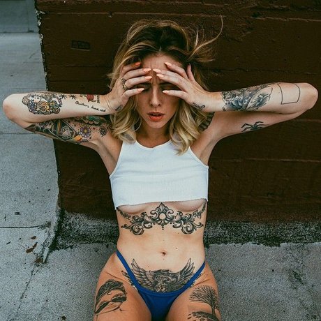 vollbusige onlyfans top perfekte bild