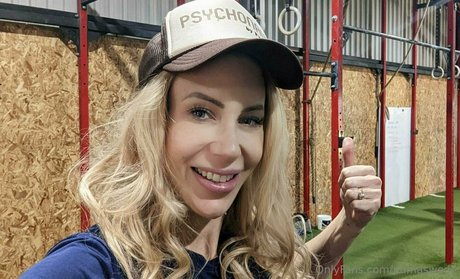 pumaswede erotische kunst foto