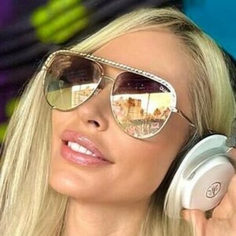 Samantha XO Swinger DJ erotische nacktheit fotos