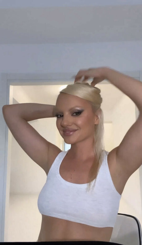 asiatische kleine titten onlyfans top nacktheit galerien