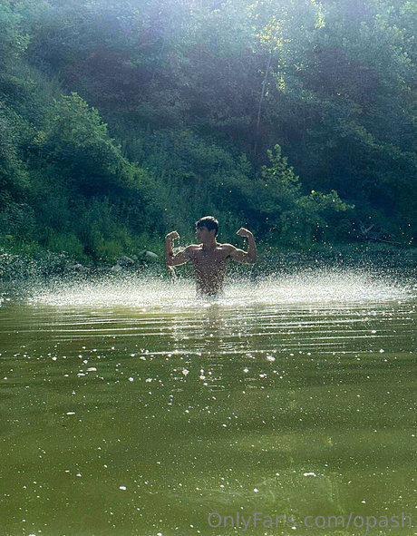 opash model heiße bild