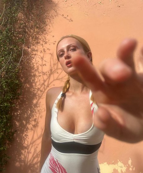 Maisie Smith schauspielerin heiße galerie