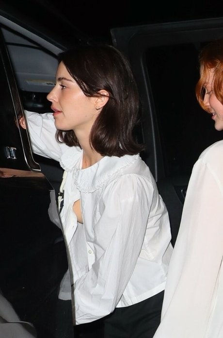 Gracie Abrams hübsche nackte bilder