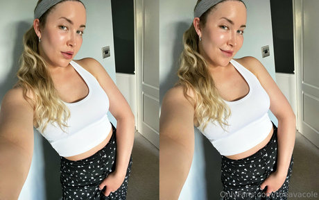 theavacole model akt foto