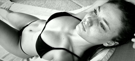 Jade Chynoweth xxx erotische galerie