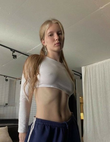 schüchterne onlyfans schöne hd foto