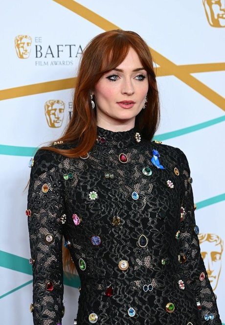 Sophie Turner sexy exklusive archiv