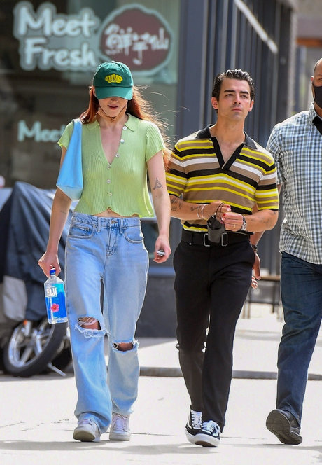 Sophie Turner nacktheit erwachsene bild