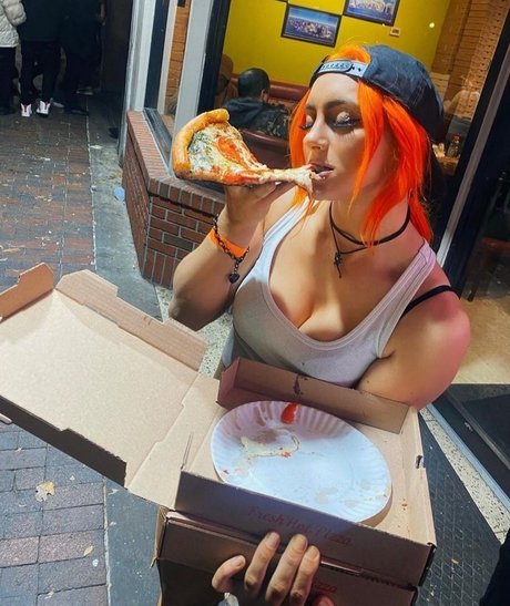 GiGi Dolan schöne erotische bilder