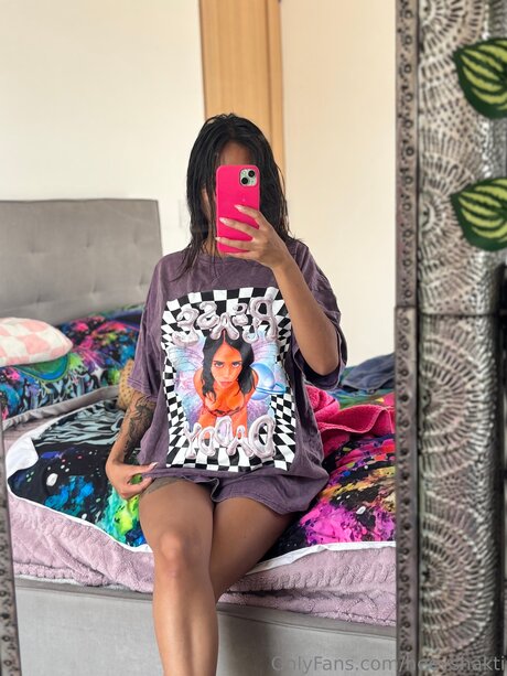 Heeyshakti nacktheit heiße foto