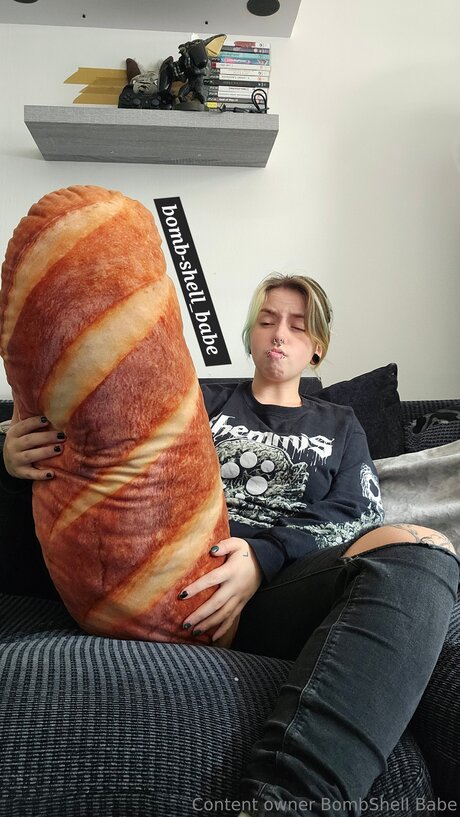 Bomb Shell Babe porno pornostar bilder