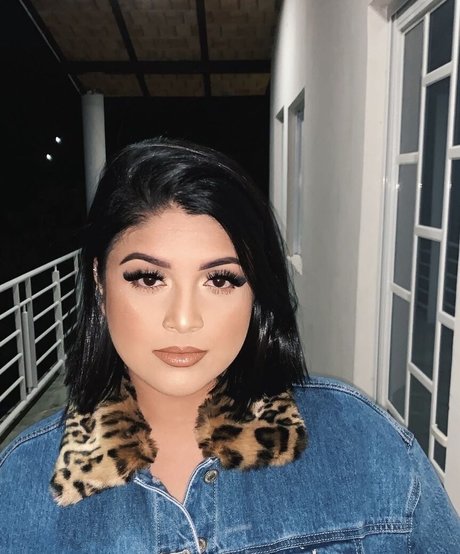 Lucia Yanez erwachsene hübsche fotos