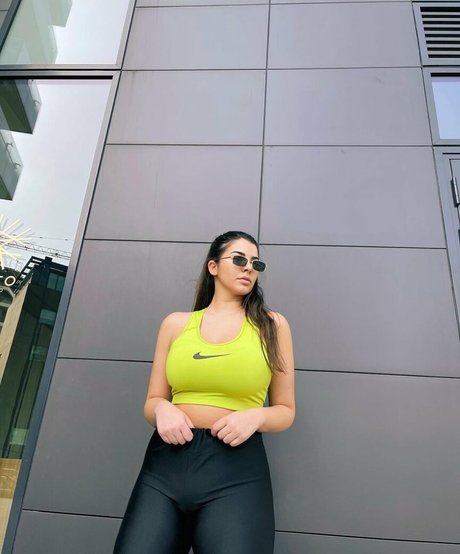 tattoo onlyfans hübsche schöne foto