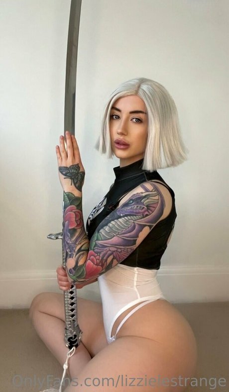 Lizzie Le Strange porno hübsche galerie