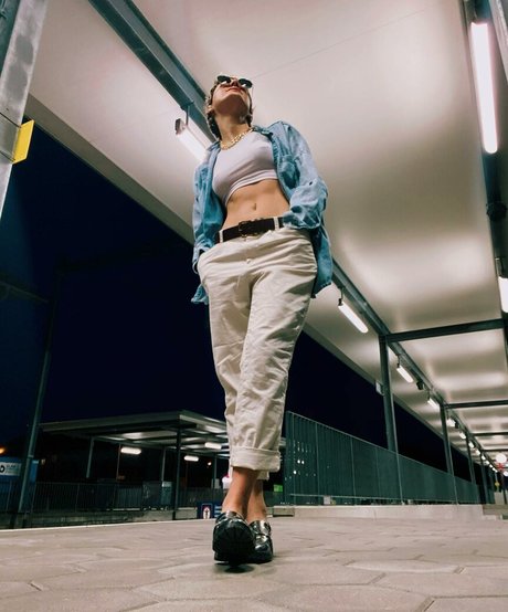 Ohnips schauspielerin akt foto