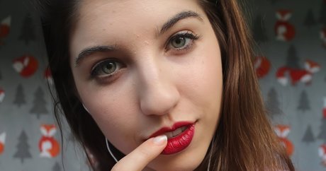 FrivolousFox ASMR sexy hübsche bild