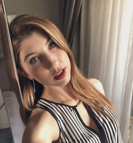 FrivolousFox ASMR schöne galerie