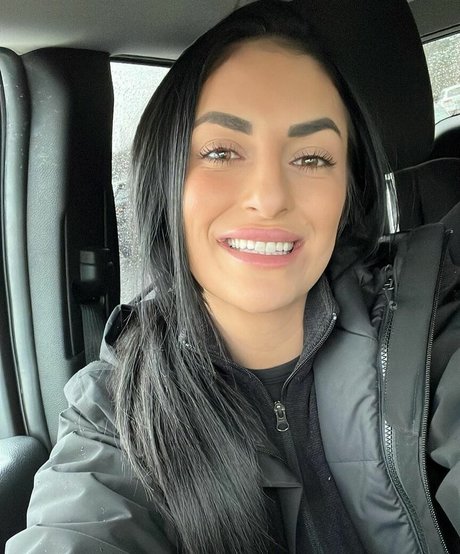 Sonya Deville exklusive perfekte fotos
