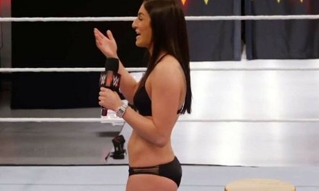 Sonya Deville hd top archiv