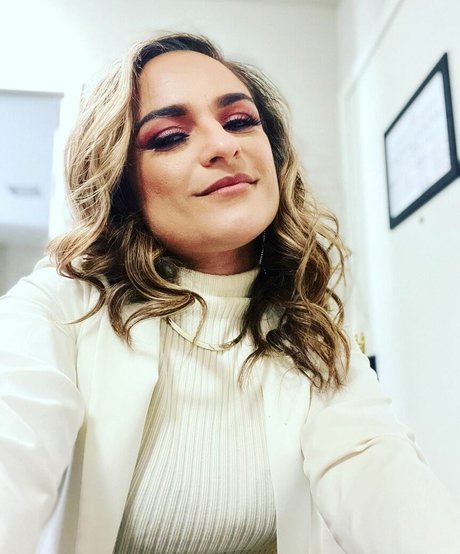 Thunder Rosa exklusive sexy archiv