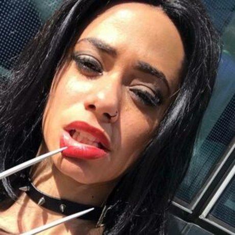 BlackKrystel exklusive nackt archiv