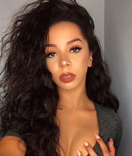 Brittany Renner exklusive erotische galerien