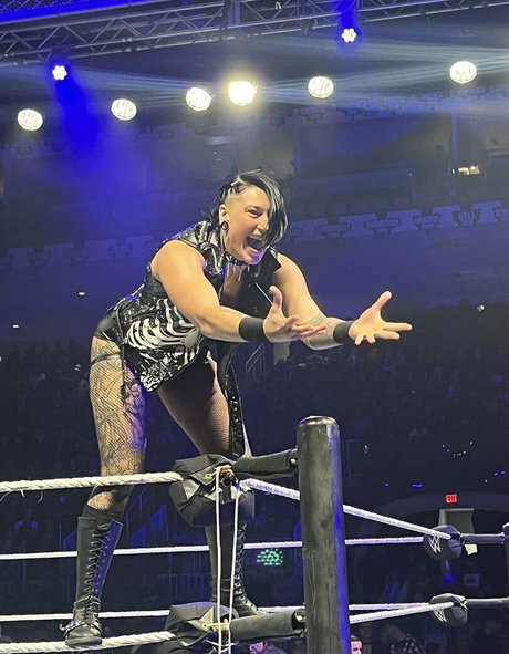 rothaarige spritzt nur fans erotische freie foto