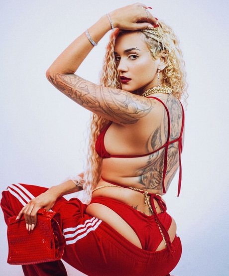 Nabrisa pornostar nackte galerie