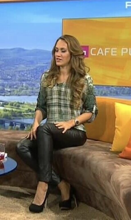 Bianca Schwarzjirg nackt akt bild