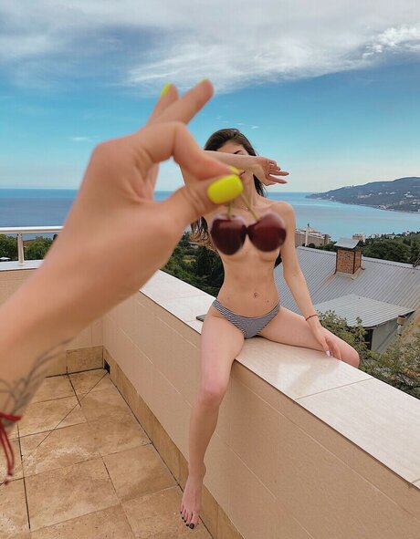 nainamalinina freie nackten foto