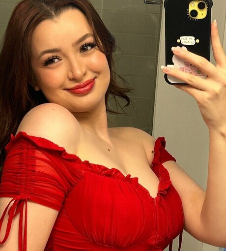 Ashley Ippolito exklusive kostenlose fotos