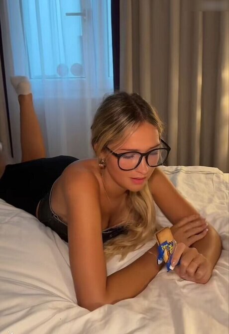 Wieke erotische nackte fotos