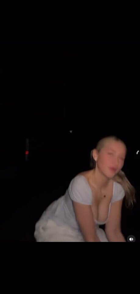 Wieke nackt pornographische fotos