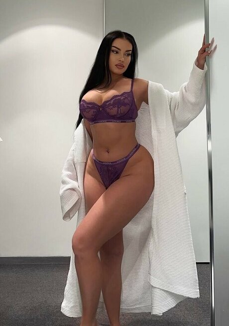 Emilia Emjeni schauspielerin heiße bild